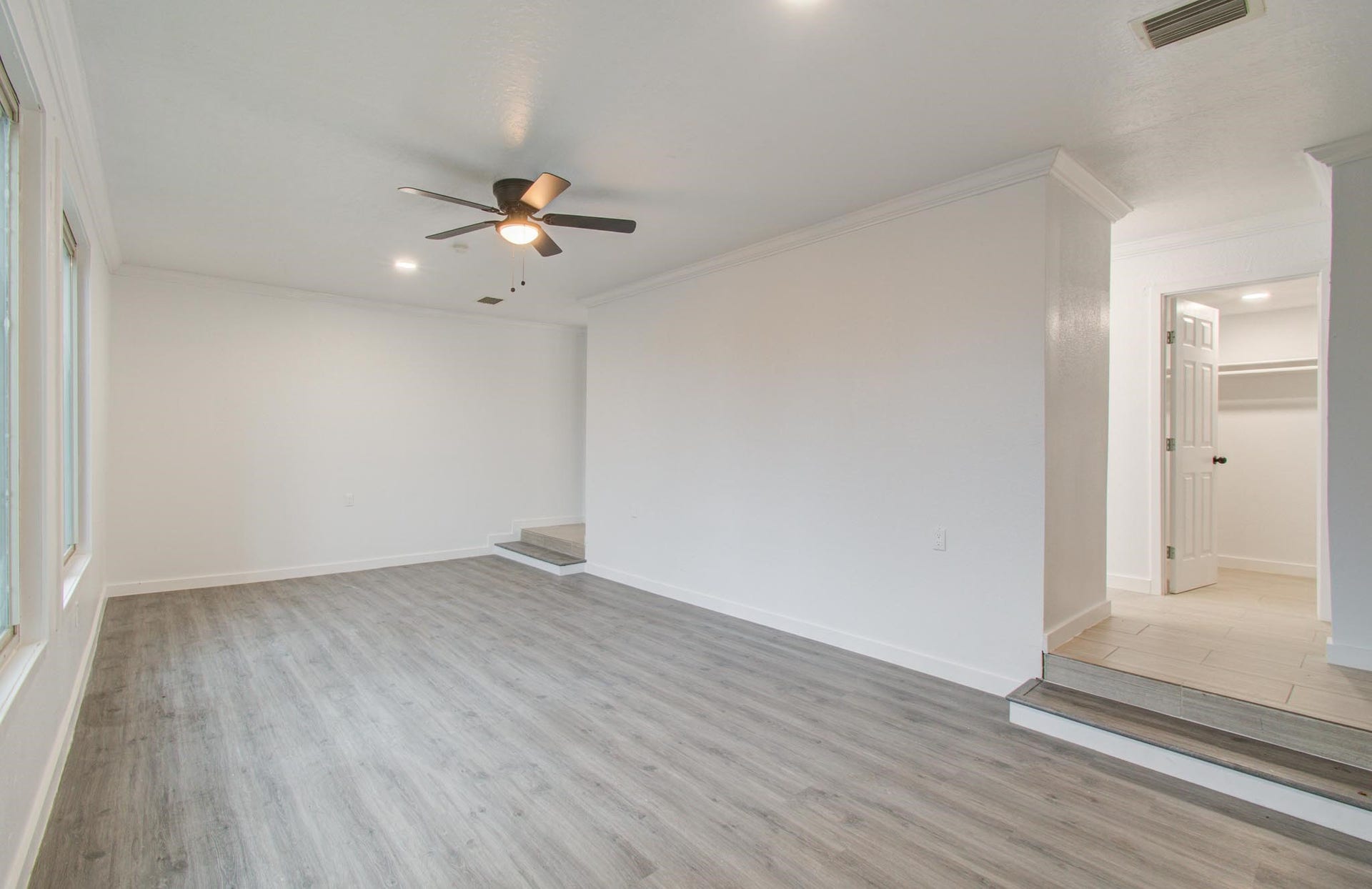 417 Brook Hollow Drive, Conroe, TX 77385 417 Brook Hollow Drive, Conroe, TX 77385
