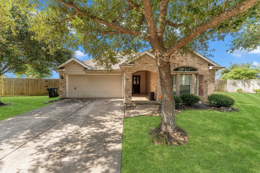 Property photo for 4208 Parry Drive, Pearland, TX