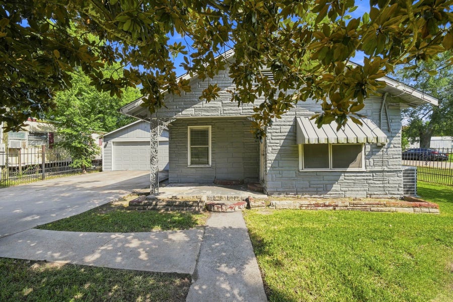 Property photo for 319 W 1st Street, Crosby, TX