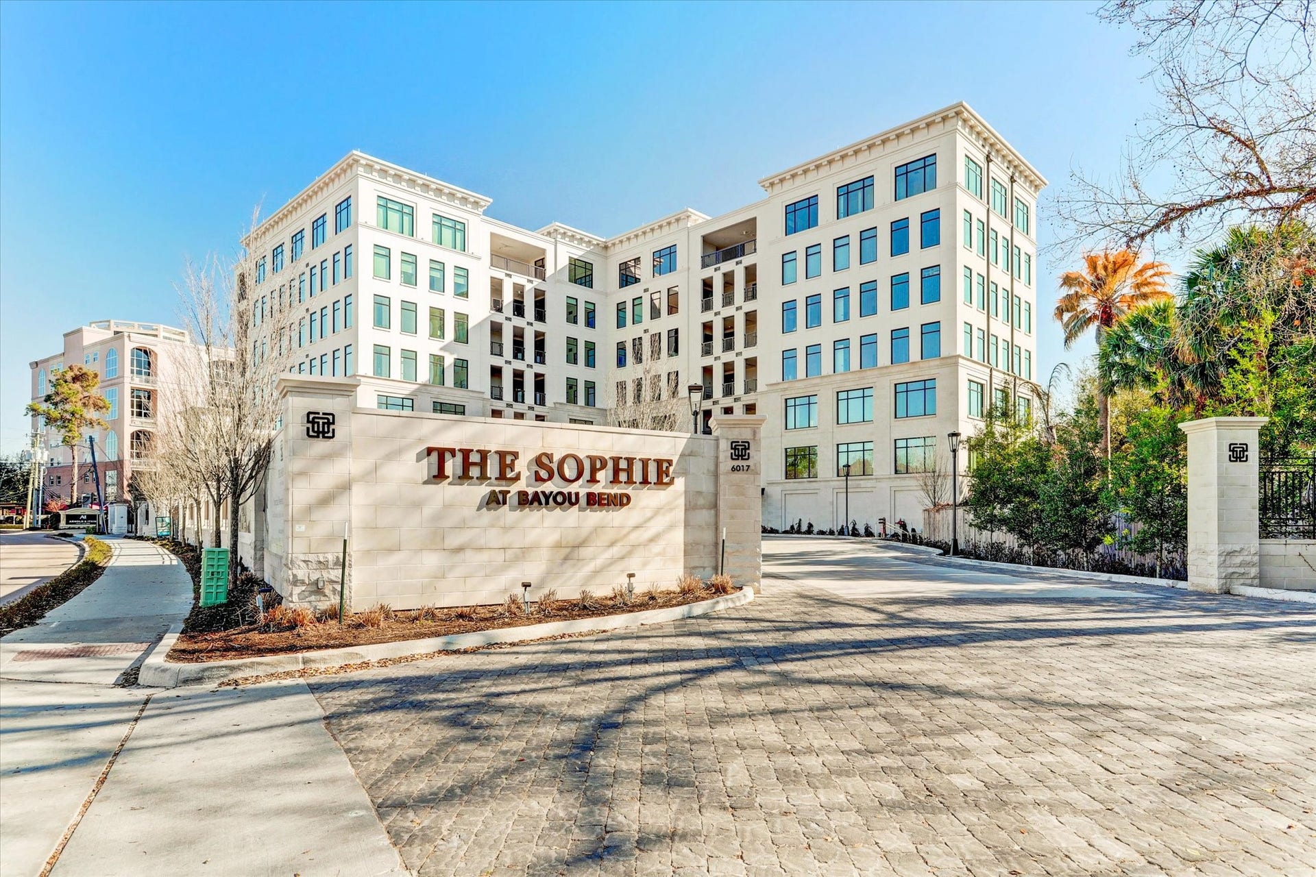 6017 Memorial Drive, #505, Houston, TX 77007 The Sophie at Bayou Bend welcomes residents with timeless architecture, beautifully landscaped grounds, and an elegant private arrival courtyard. This exclusive boutique luxury building combines the sophistication of high-rise living with the privacy and intimacy of a smaller residential community. Ideally situated near Memorial Park and Houston's premier dining and shopping destinations, The Sophie offers a prestigious address and an exceptional lock-and-leave lifestyle.