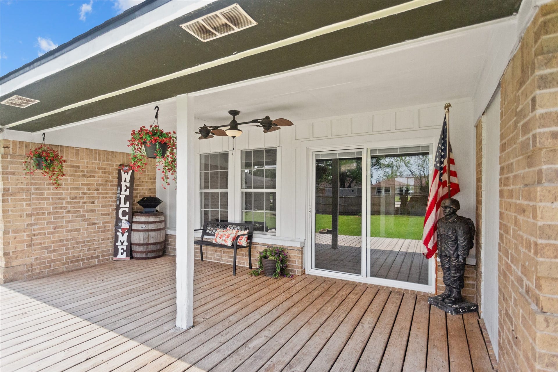 5001 Texas Avenue, La Marque, TX 77568 Large covered patio perfect for year round enjoyment!