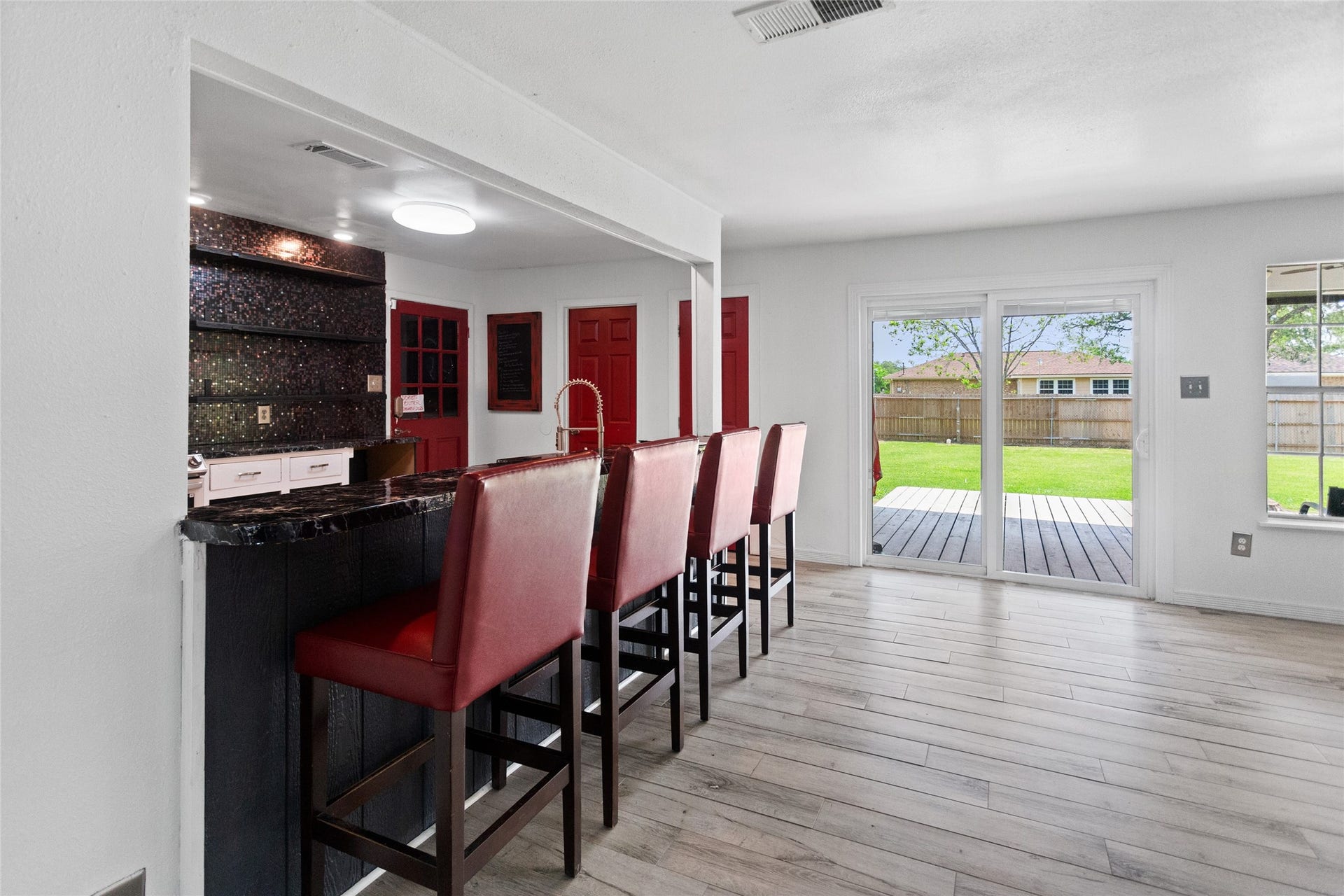 5001 Texas Avenue, La Marque, TX 77568 Kitchen breakfast bar open to the family room