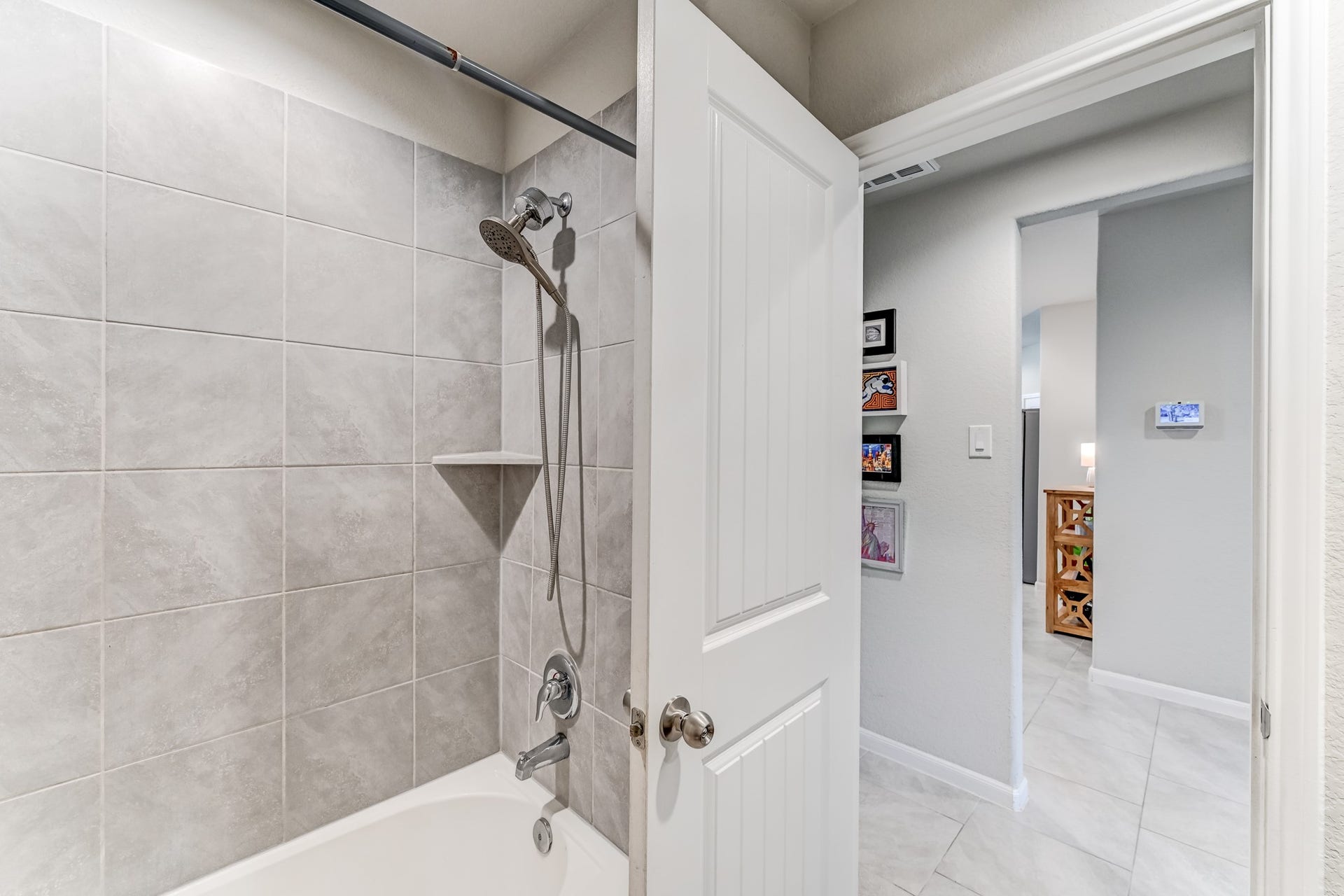 18306 Arcola Bay Lane, Richmond, TX 77407 Second full bathroom