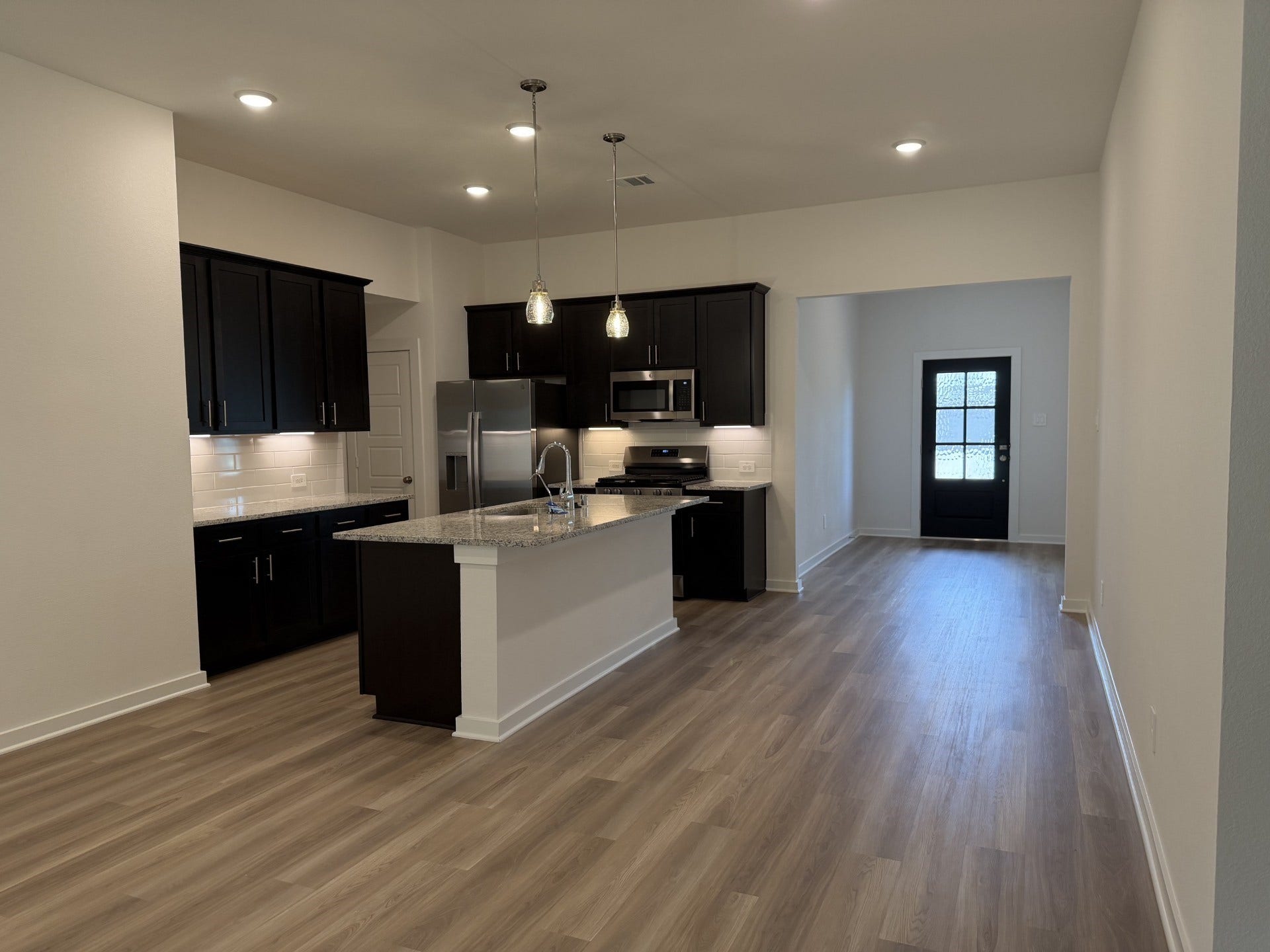 985 Garden Path Drive, Willis, TX 77378 985 Garden Path Drive, Willis, TX 77378