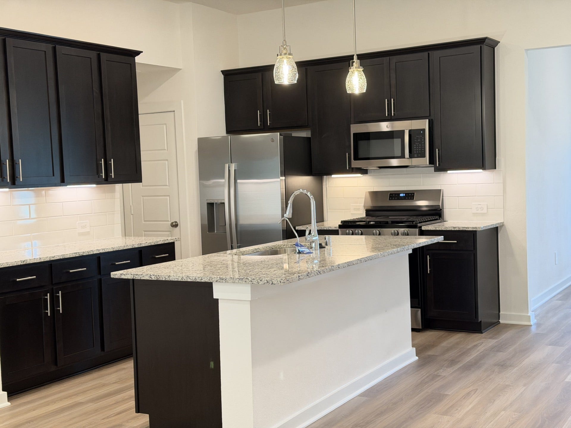 985 Garden Path Drive, Willis, TX 77378 985 Garden Path Drive, Willis, TX 77378