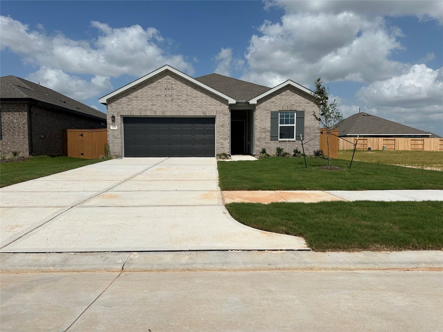 Property photo for 1016 Star Skye Drive, Brookshire, TX