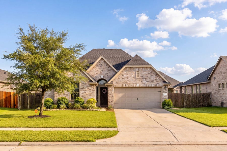 Property photo for 7610 Timberside Drive, Pearland, TX