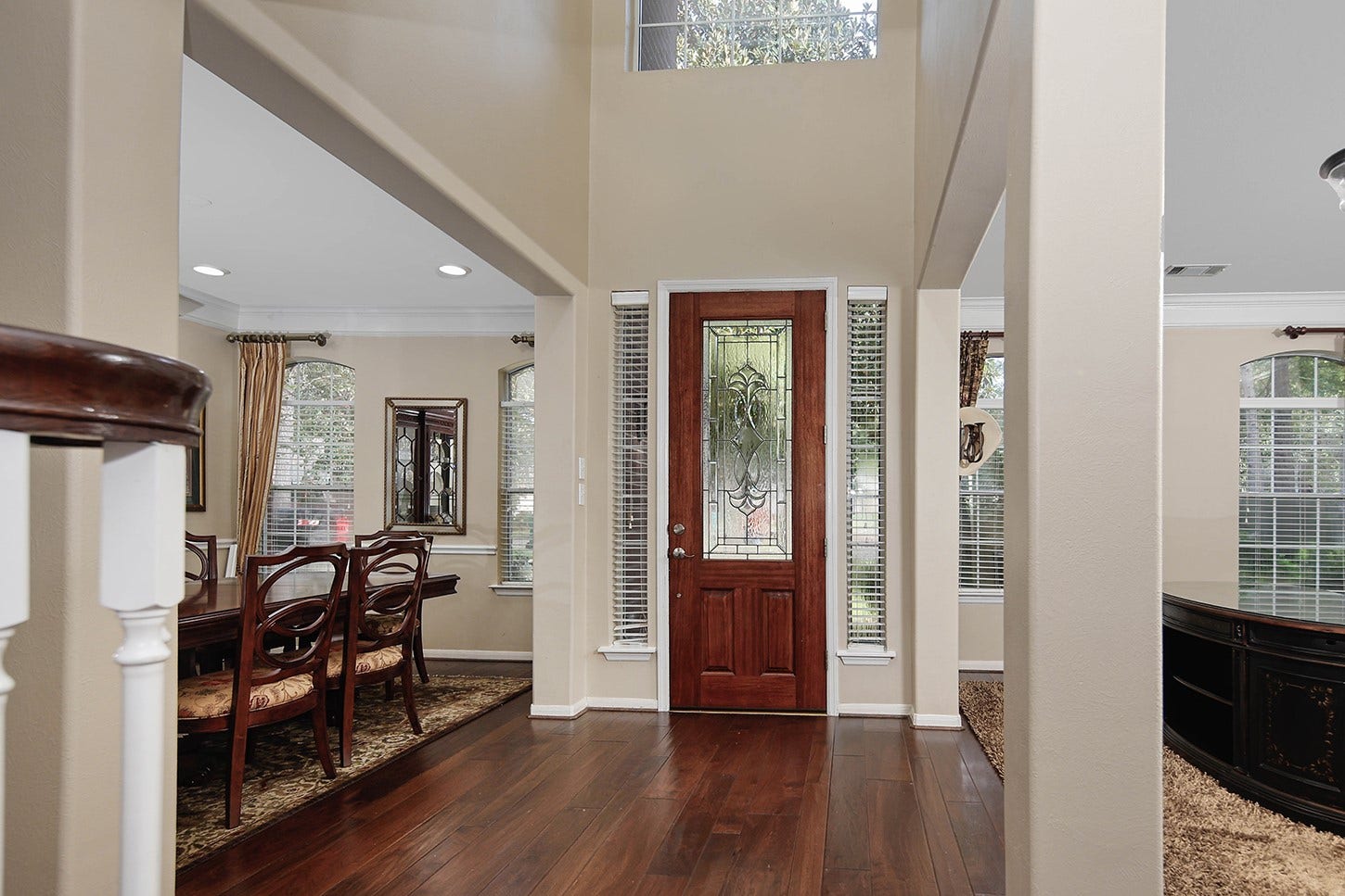 2 Taupewood Place, The Woodlands, TX 77384 2 Taupewood Place, The Woodlands, TX 77384