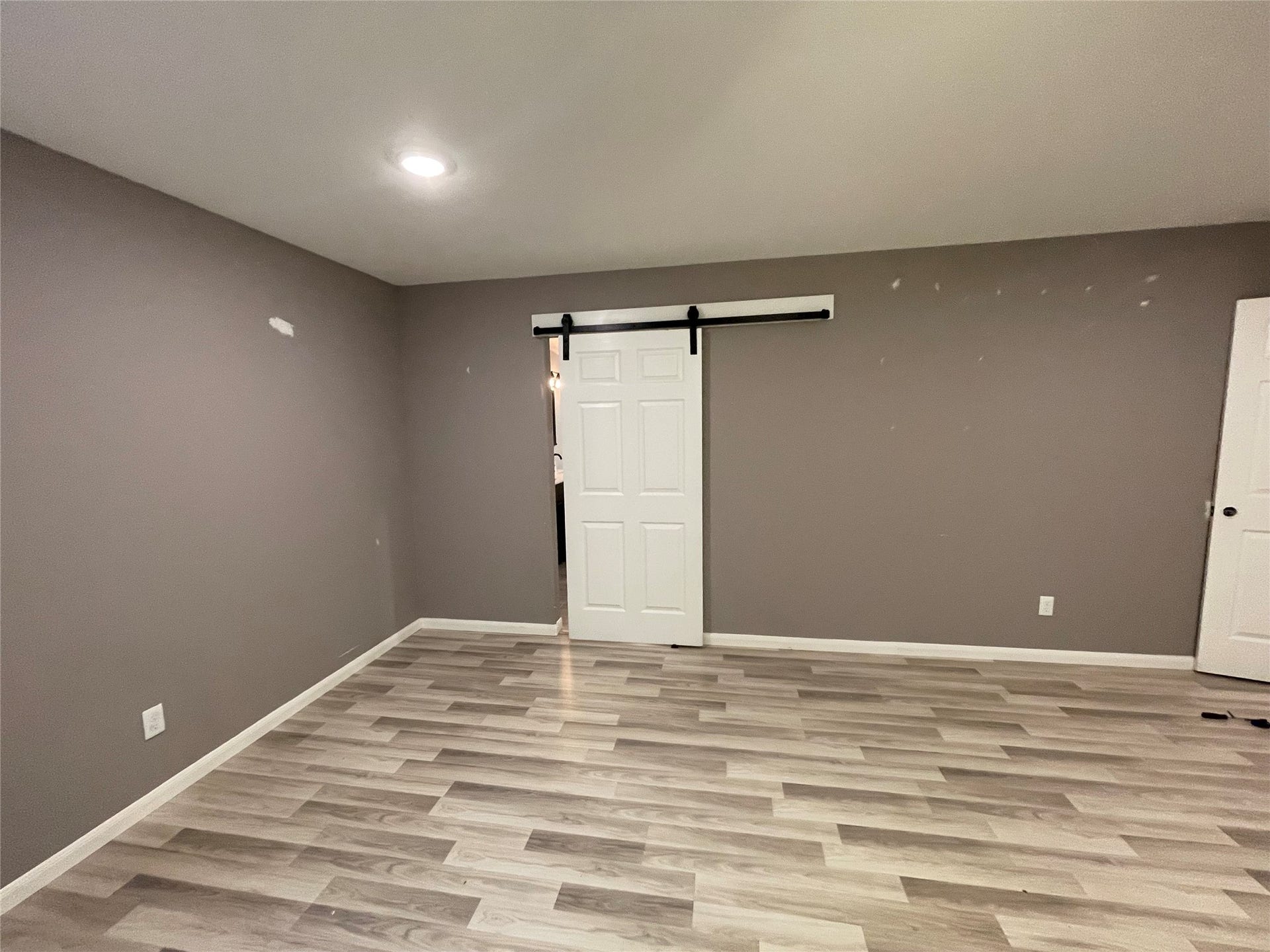 BARN DOOR FOR PRIMARY BATHRROM