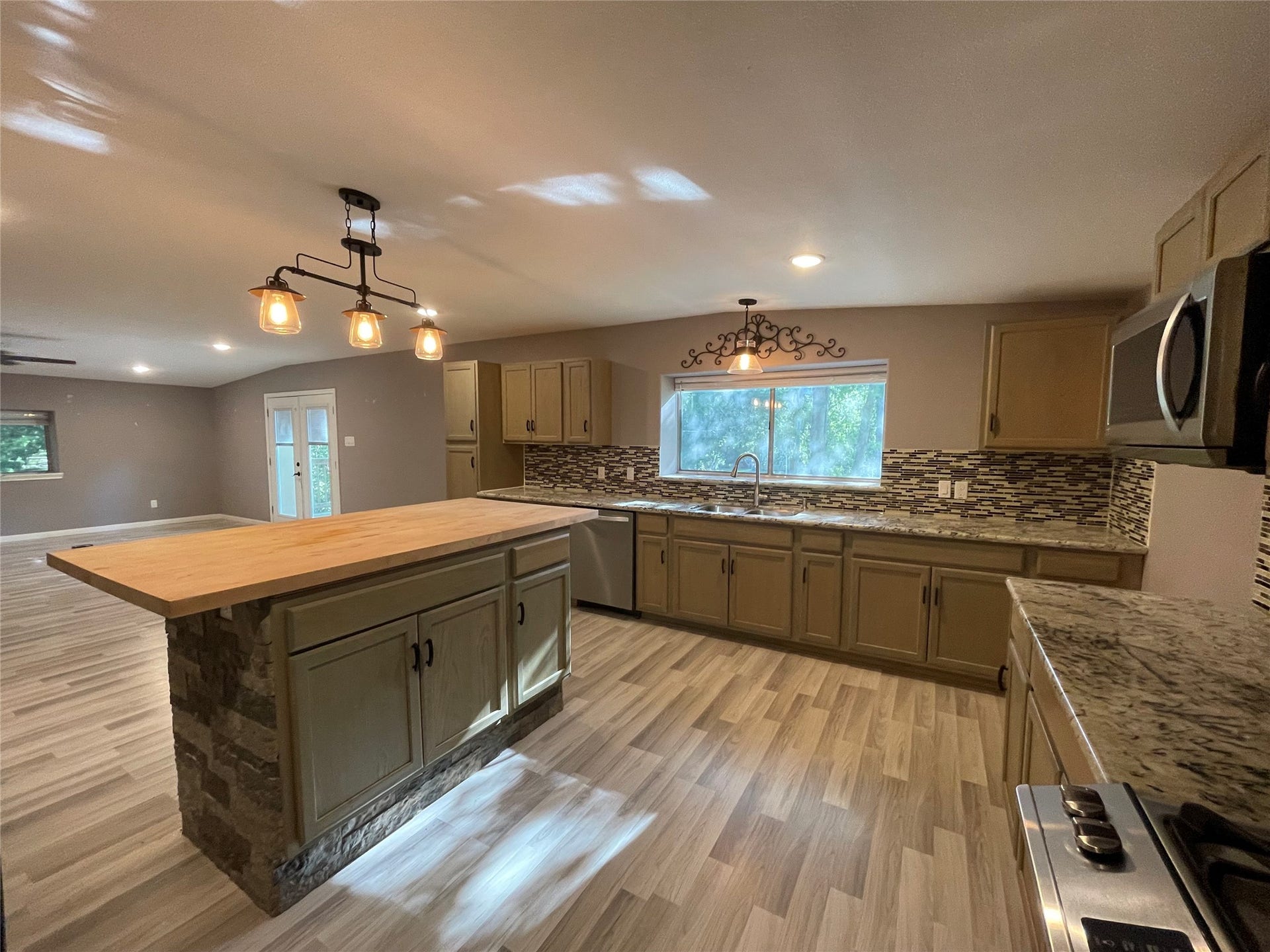 3406 E Bayou Drive E, #B, Dickinson, TX 77539