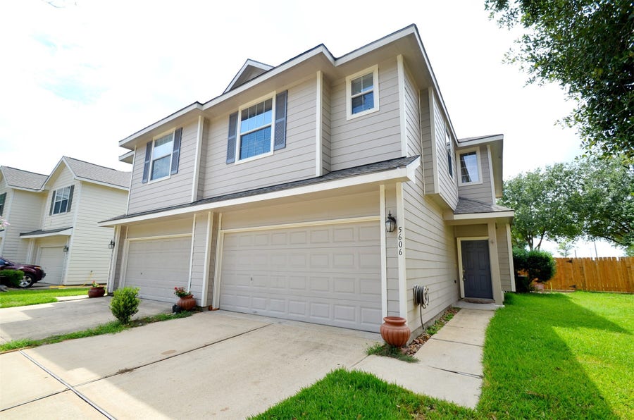 Property photo for 5606 Claybeck Lane, Katy, TX