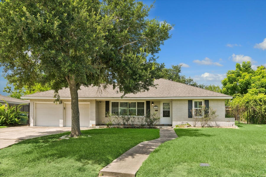 Property photo for 3014 Castlewood Street, Houston, TX