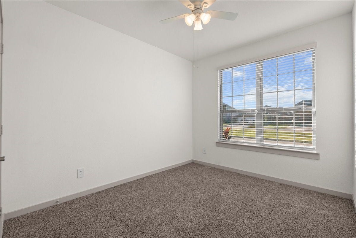 716 Westwood Drive, League City, TX 77573 Bright, comfortable, and ready to become someones favorite room.
