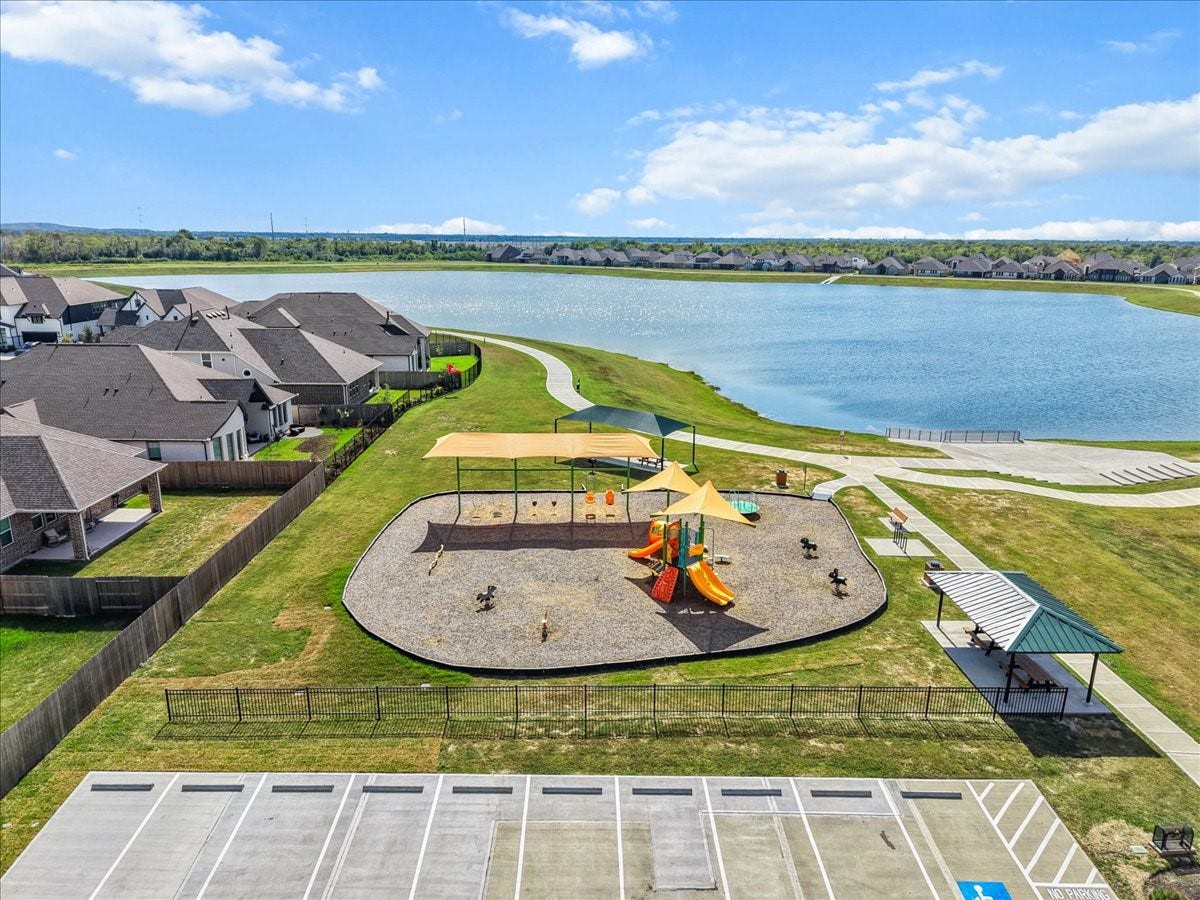 716 Westwood Drive, League City, TX 77573 Community amenities