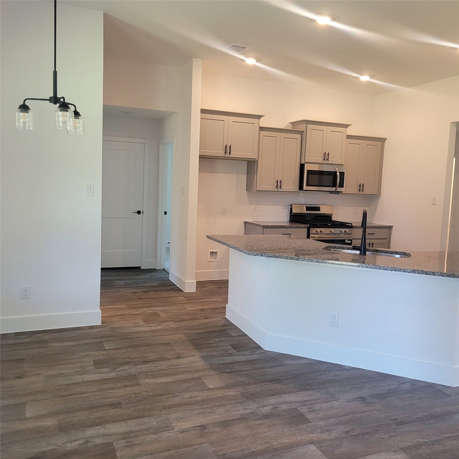 4415 Karam Landing, Dickinson, TX 77539 4415 Karam Landing, Dickinson, TX 77539
