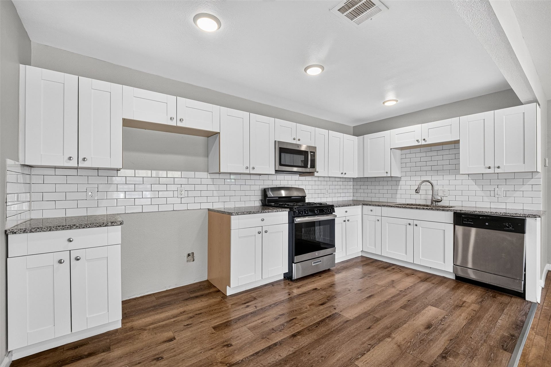 1211 Trimm Avenue, Pasadena, TX 77502 1211 Trimm Avenue, Pasadena, TX 77502