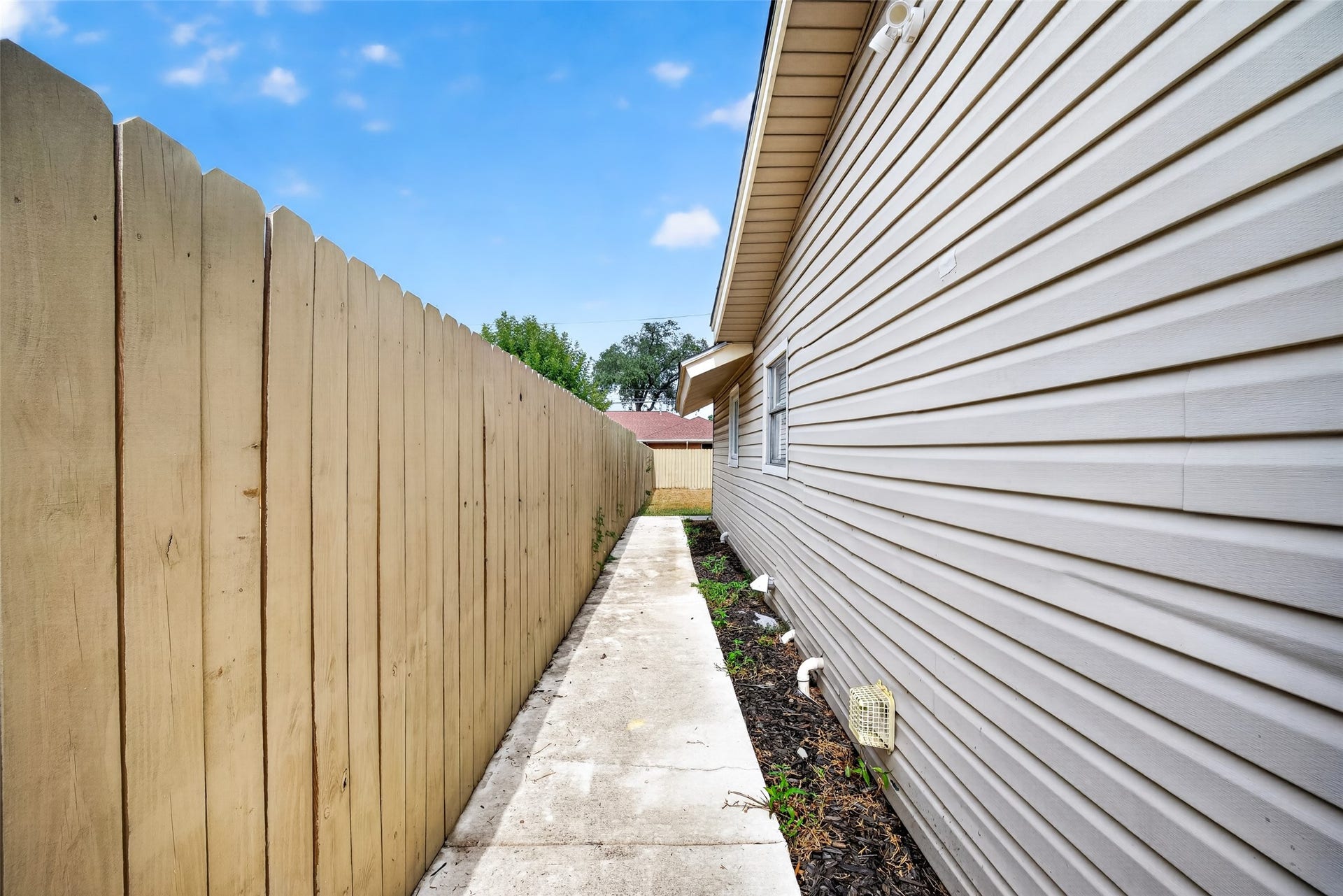 1211 Trimm Avenue, Pasadena, TX 77502 1211 Trimm Avenue, Pasadena, TX 77502