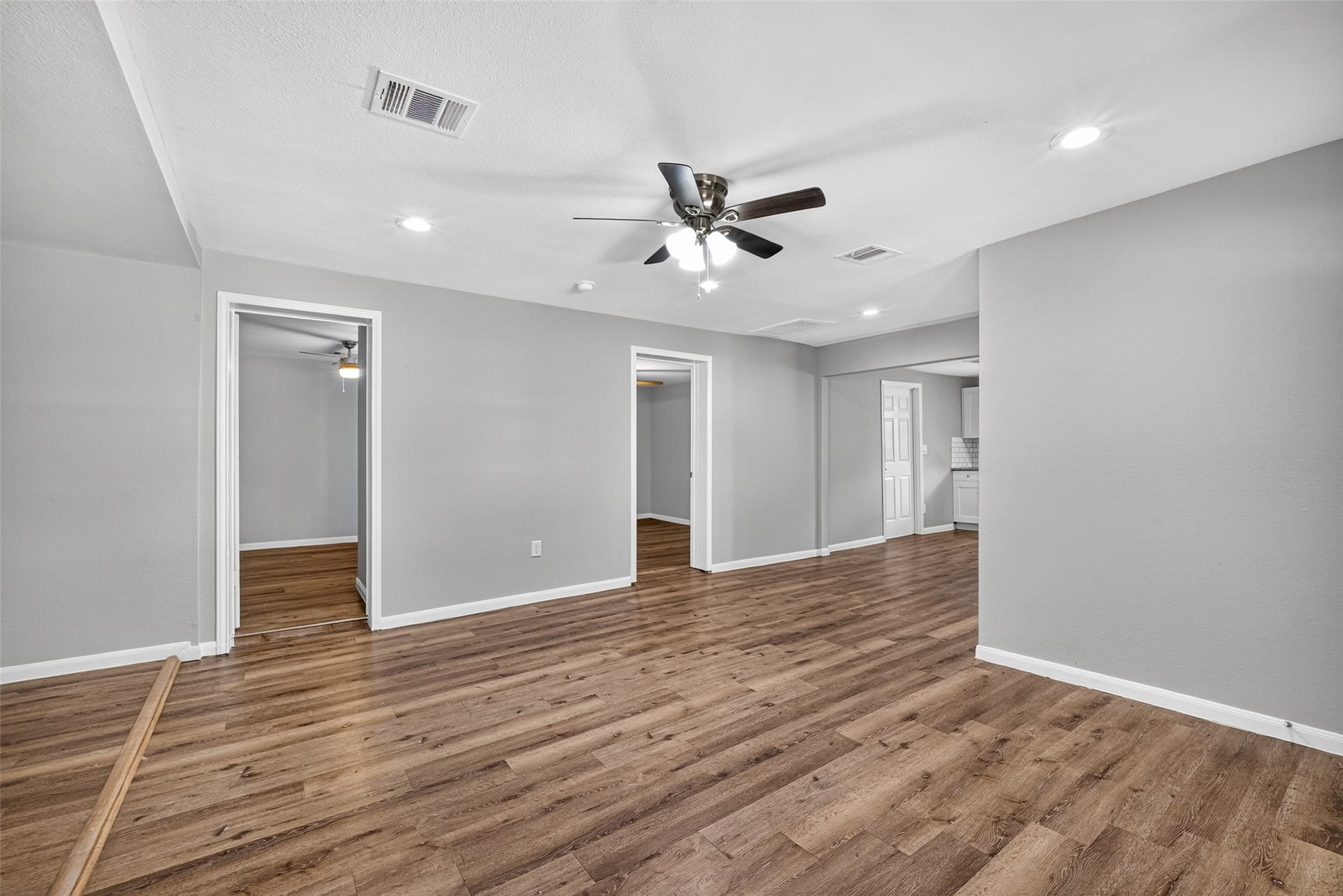 1211 Trimm Avenue, Pasadena, TX 77502 1211 Trimm Avenue, Pasadena, TX 77502