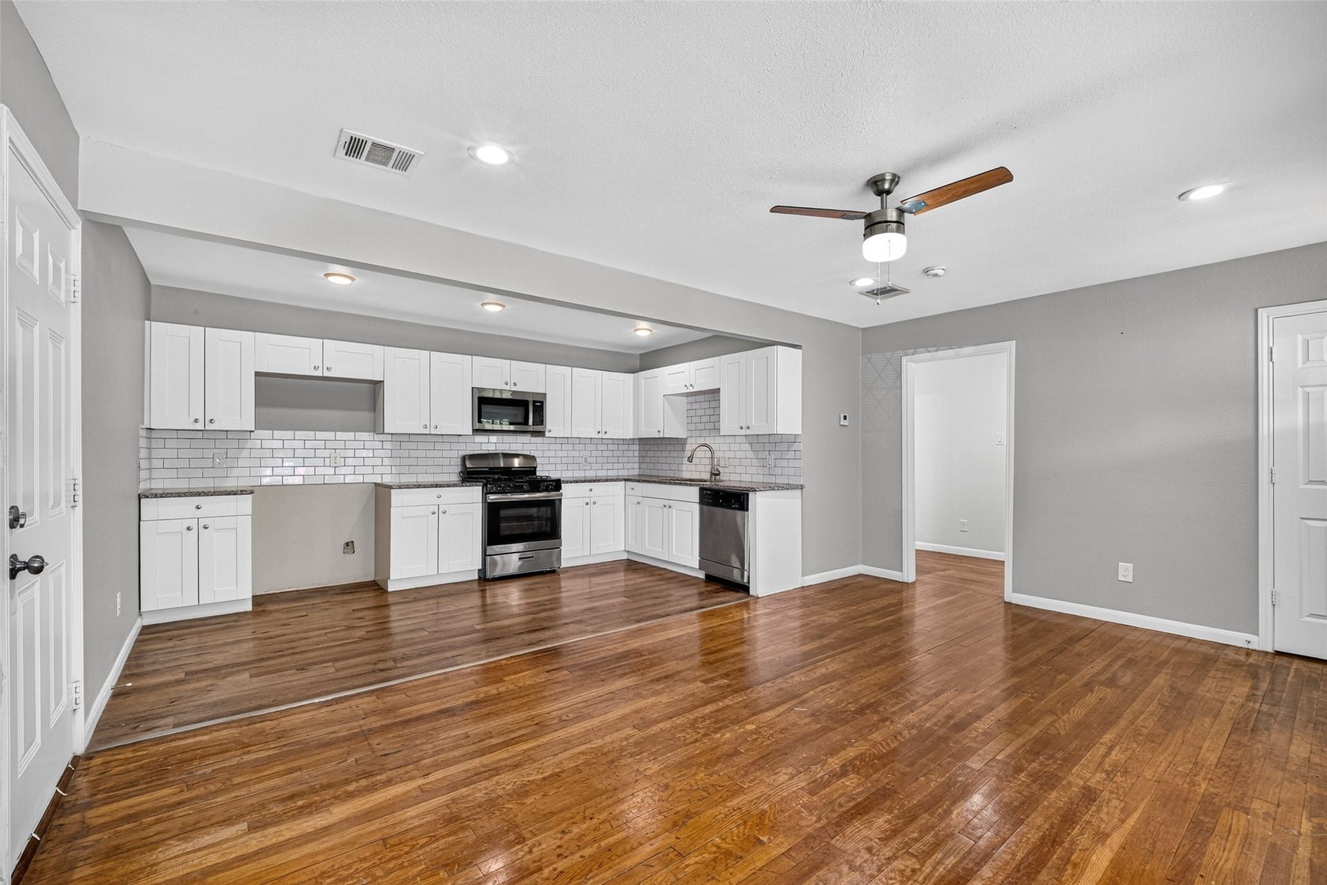 1211 Trimm Avenue, Pasadena, TX 77502 1211 Trimm Avenue, Pasadena, TX 77502