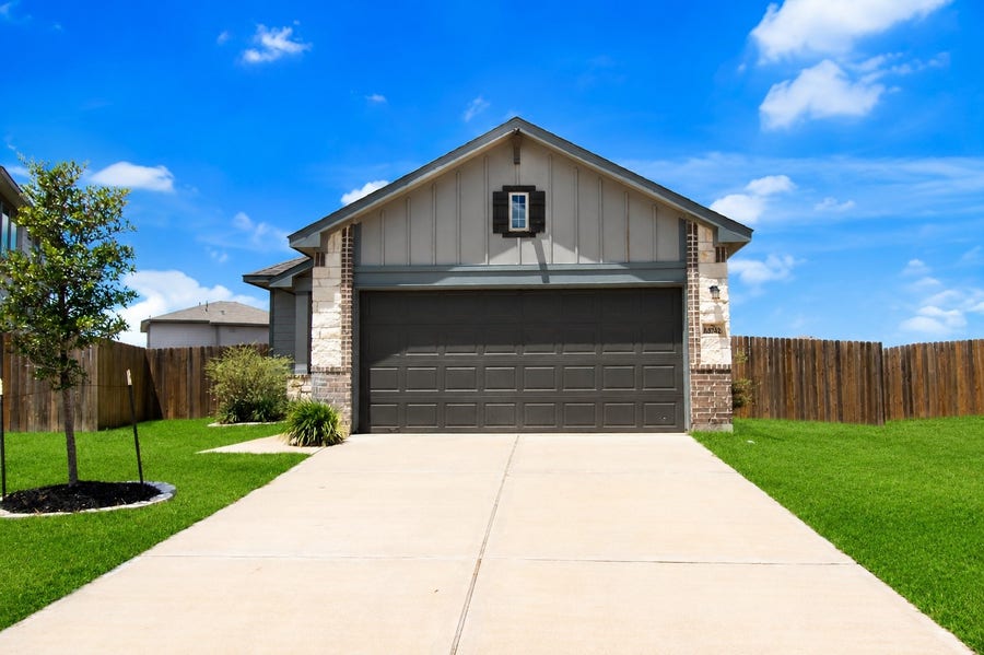Property photo for 14706 Pinion Court, Conroe, TX