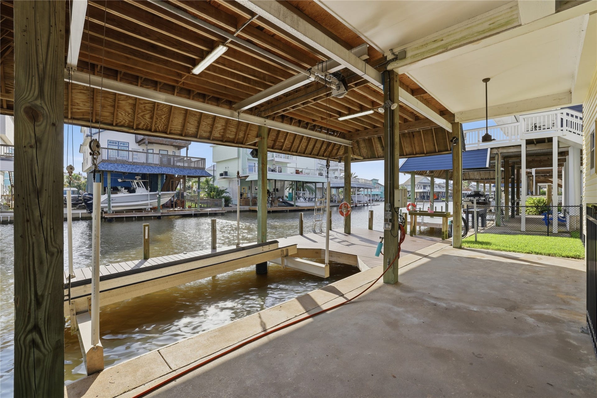 414 Westerly, Tiki Island, TX 77554 Lower Docking Area