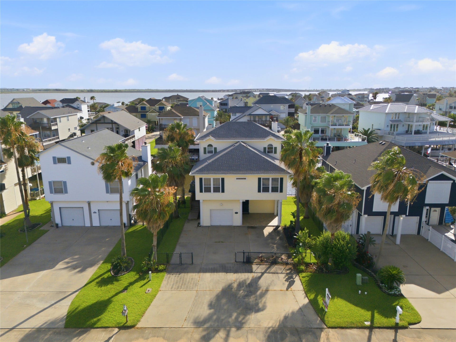 414 Westerly, Tiki Island, TX 77554 Aerial