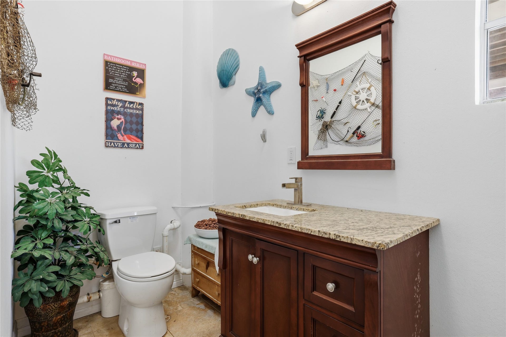 414 Westerly, Tiki Island, TX 77554 Bathroom