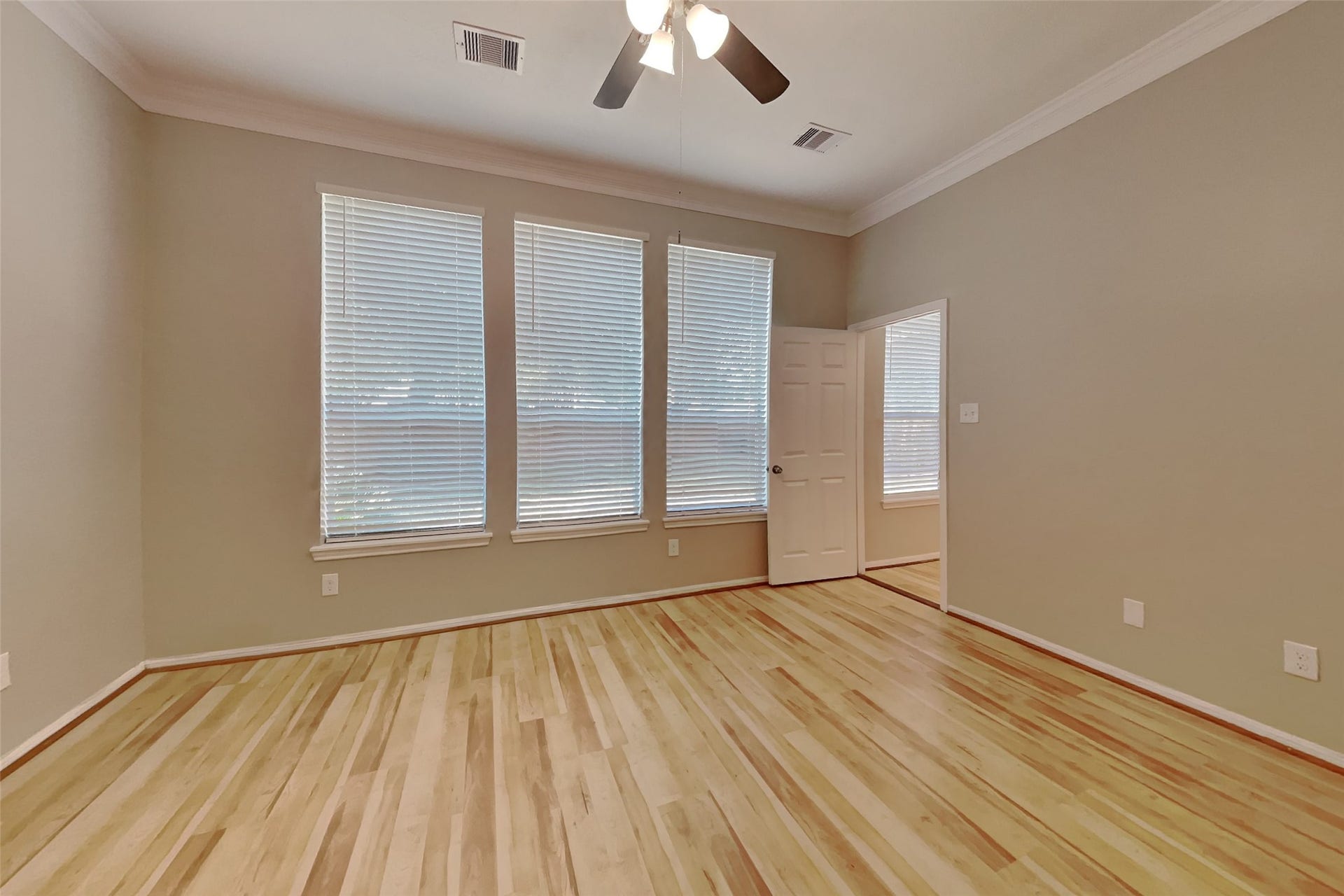 4731 Silverlake Drive, Sugar Land, TX 77479