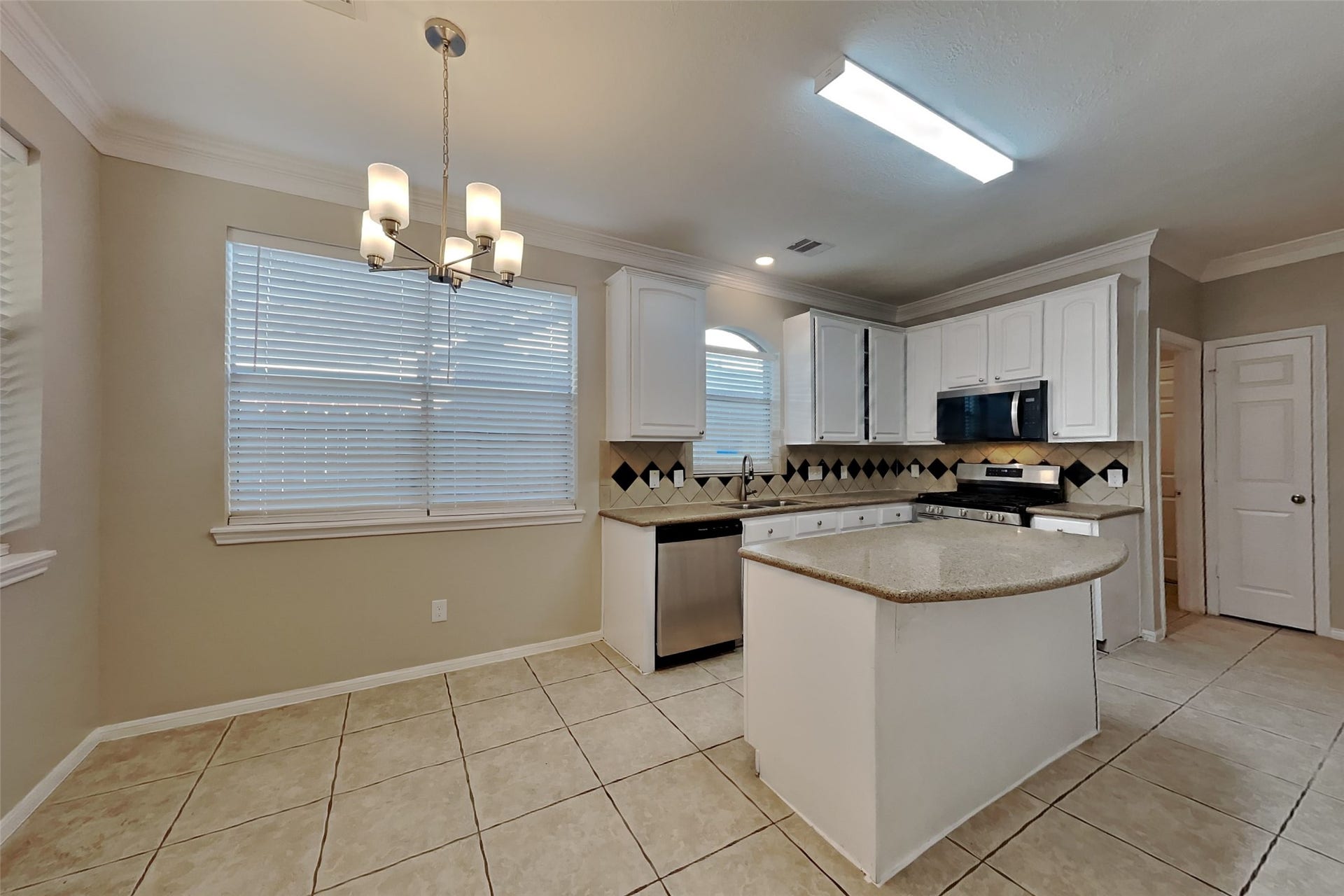4731 Silverlake Drive, Sugar Land, TX 77479