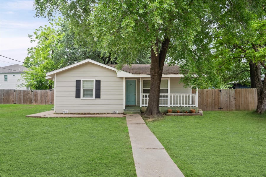Property photo for 623 S 1st Street, Conroe, TX