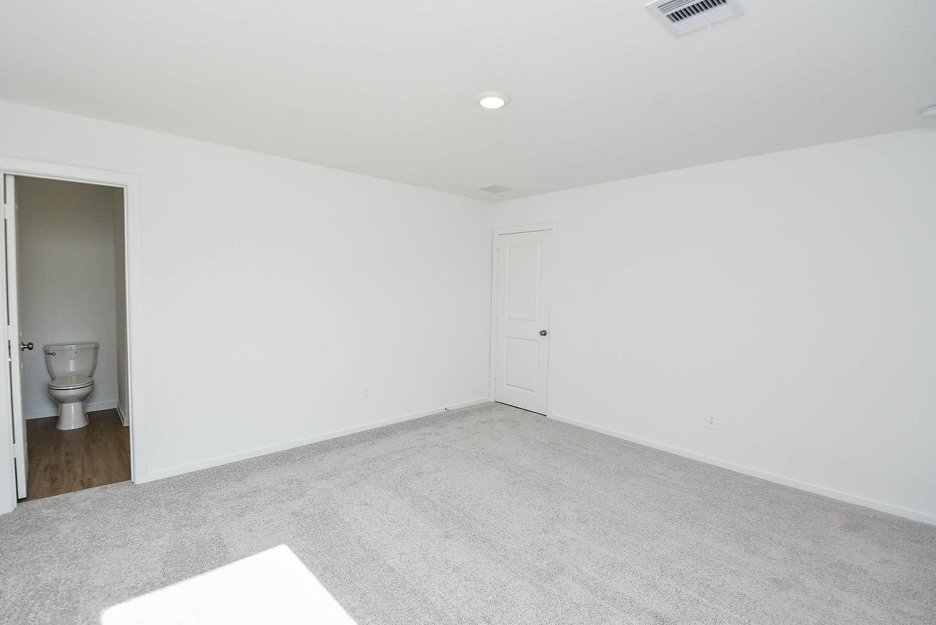 1542 San Sebastien Drive, Conroe, TX 77301 1542 San Sebastien Drive, Conroe, TX 77301