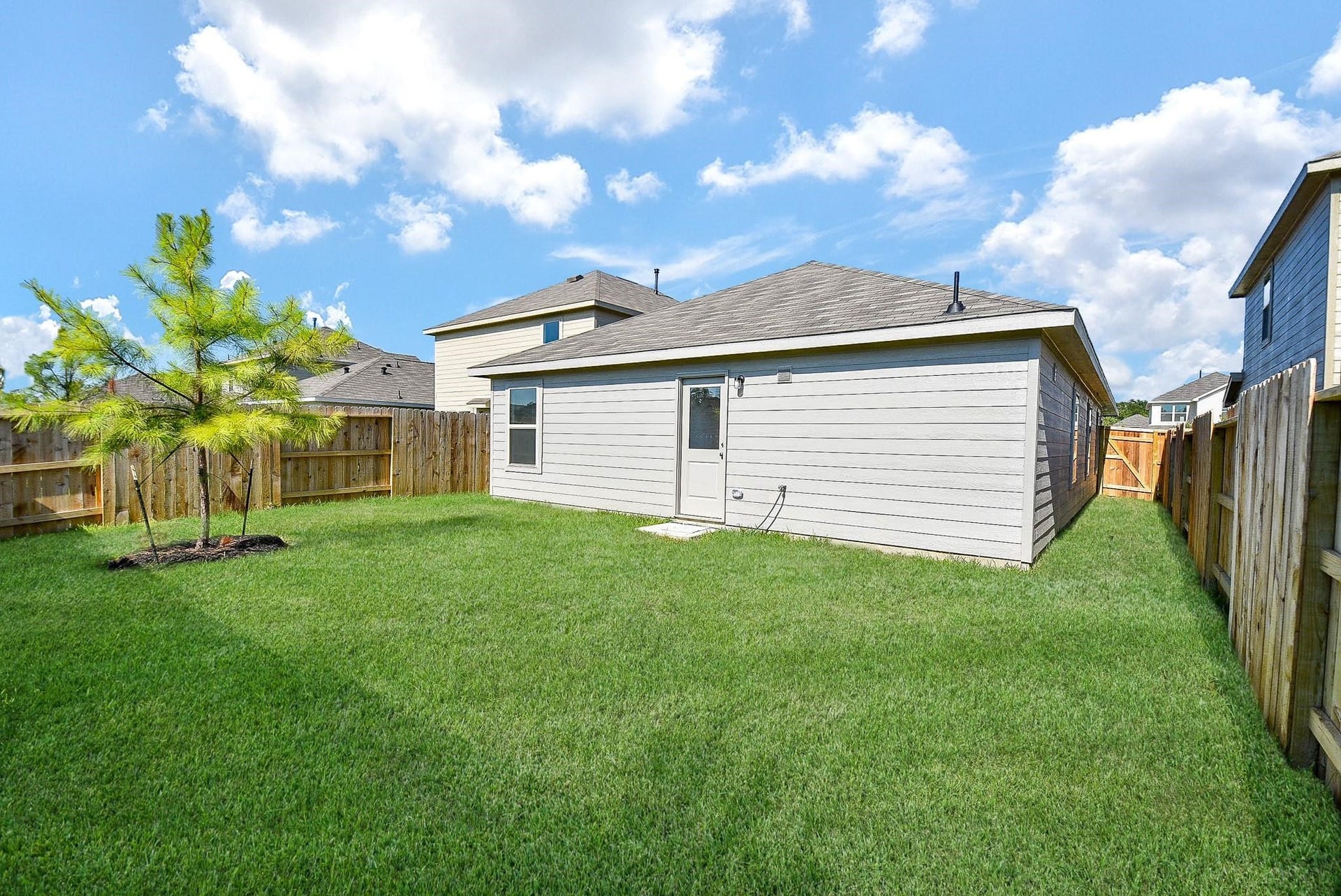 1542 San Sebastien Drive, Conroe, TX 77301 1542 San Sebastien Drive, Conroe, TX 77301
