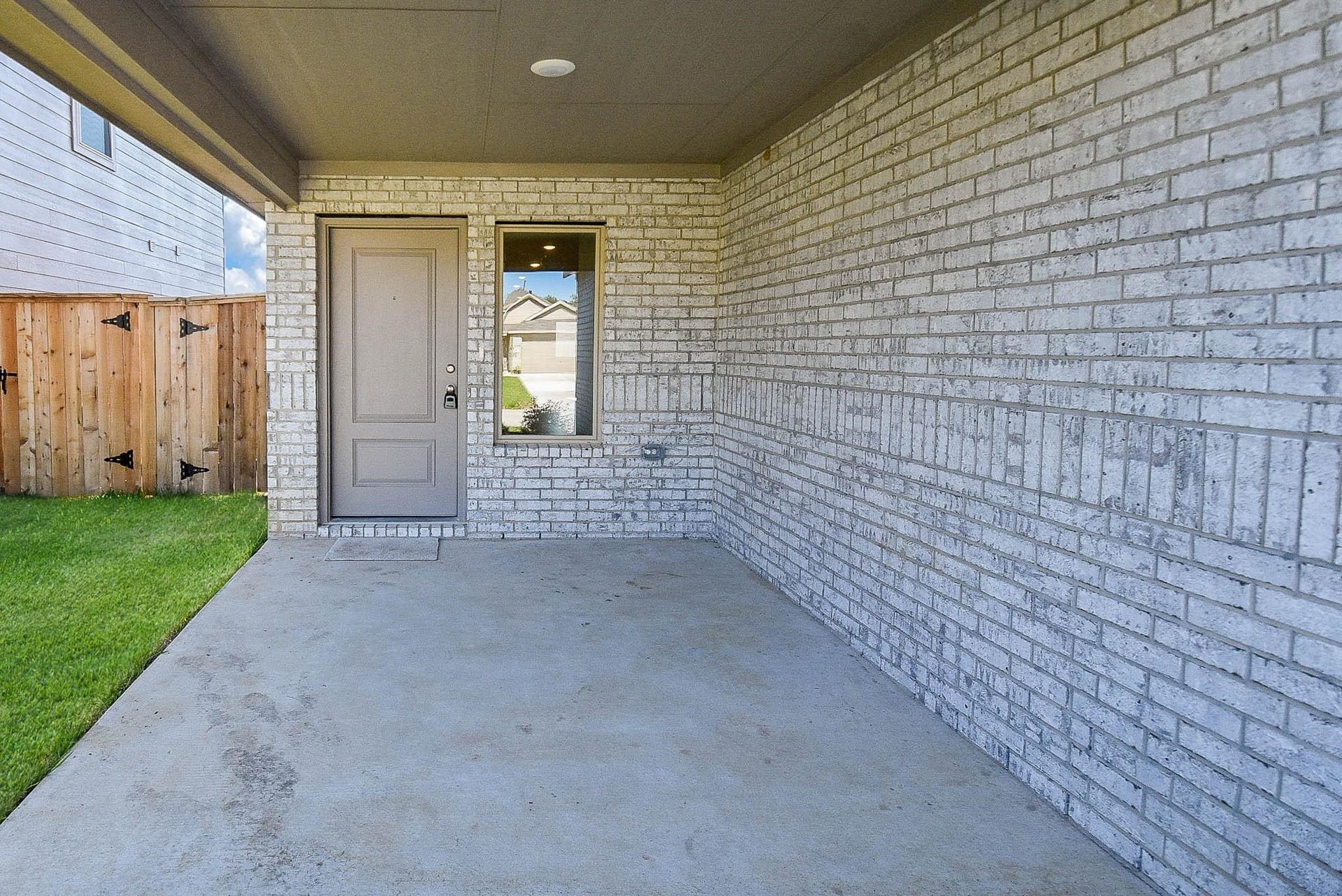 1542 San Sebastien Drive, Conroe, TX 77301 1542 San Sebastien Drive, Conroe, TX 77301