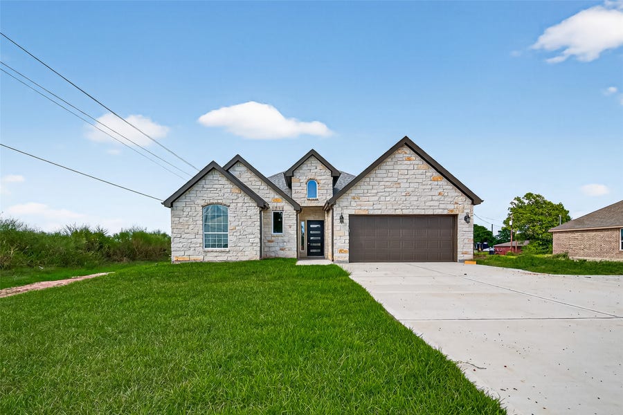 Property photo for 501 Oleander Street, Prairie View, TX