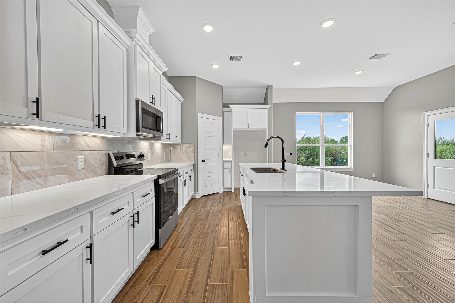 501 Oleander Street, Prairie View, TX 77484
