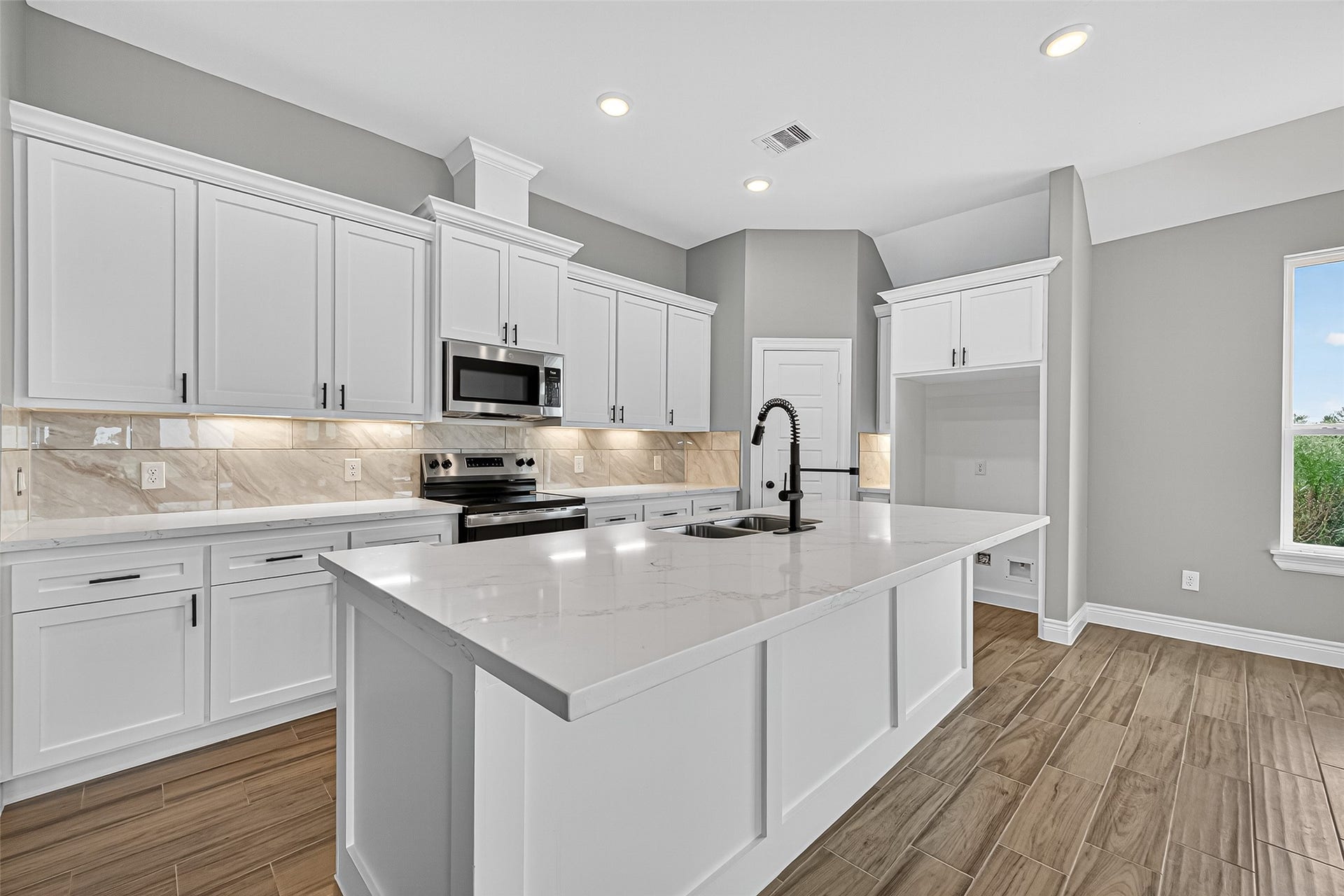 501 Oleander Street, Prairie View, TX 77484