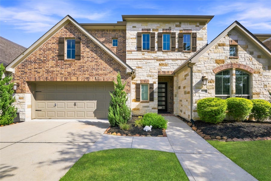 Property photo for 16415 Whiteoak Canyon Drive, Humble, TX