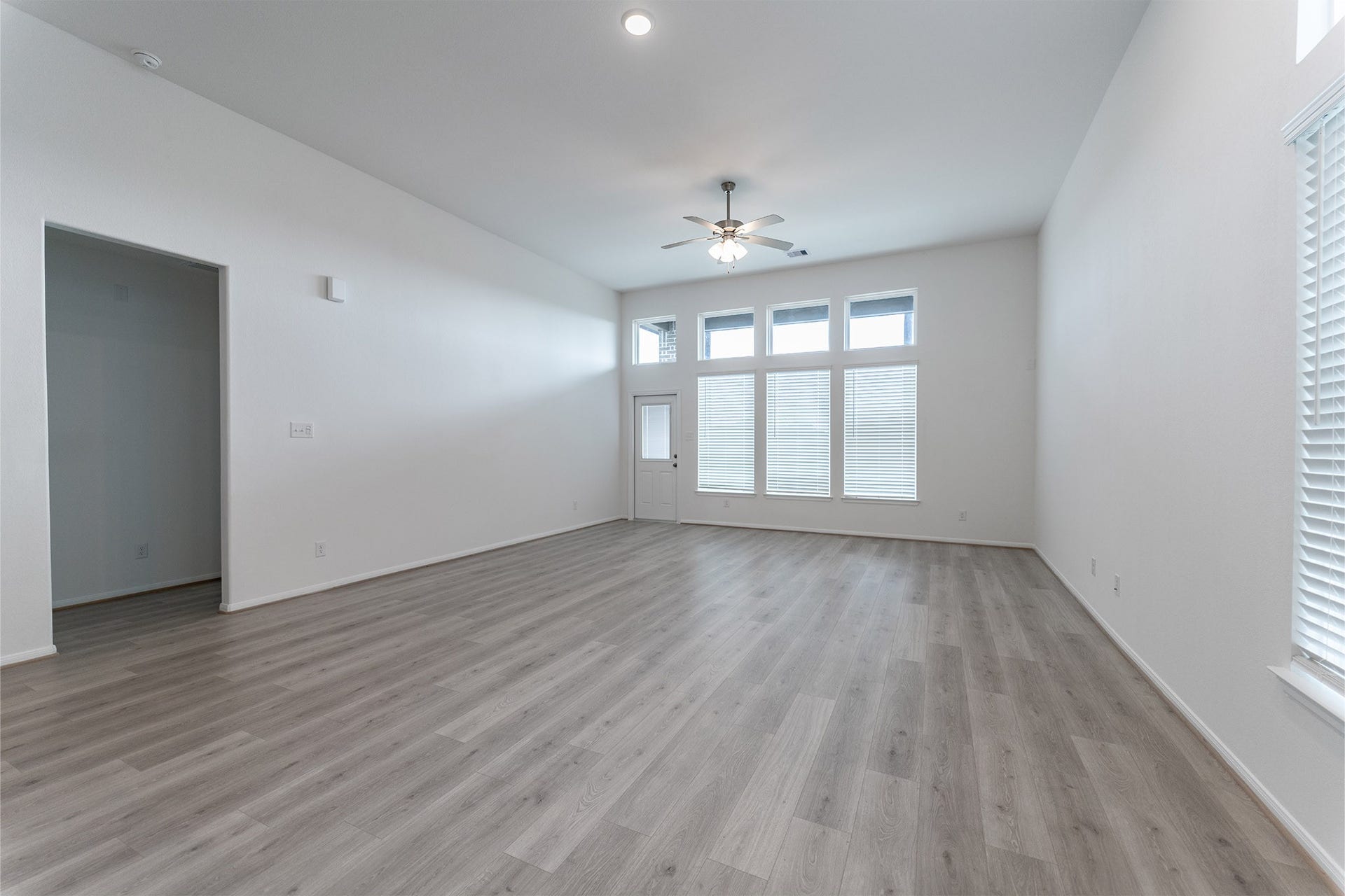 1722 Navigation Lane, Angleton, TX 77515