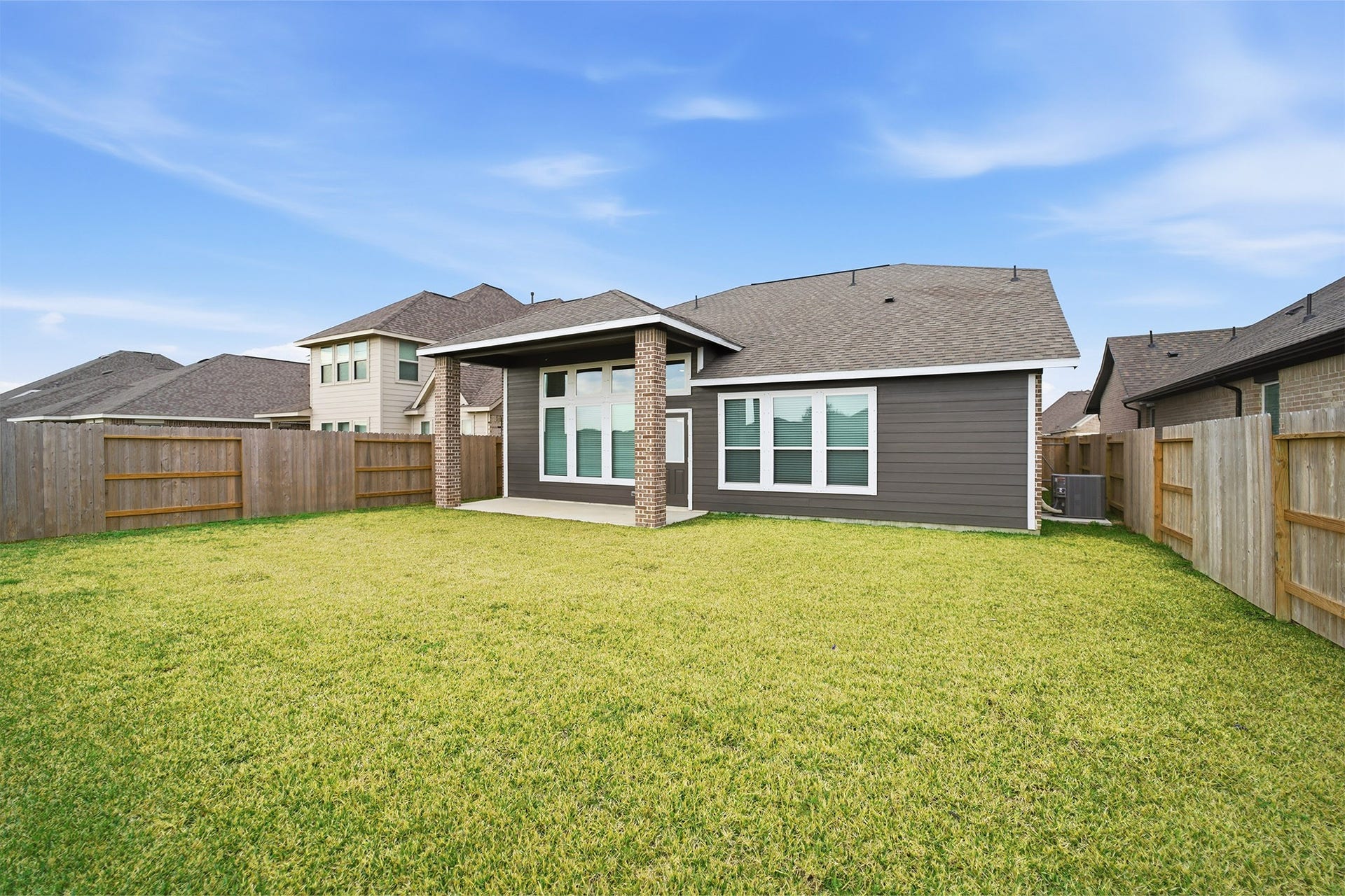 1722 Navigation Lane, Angleton, TX 77515