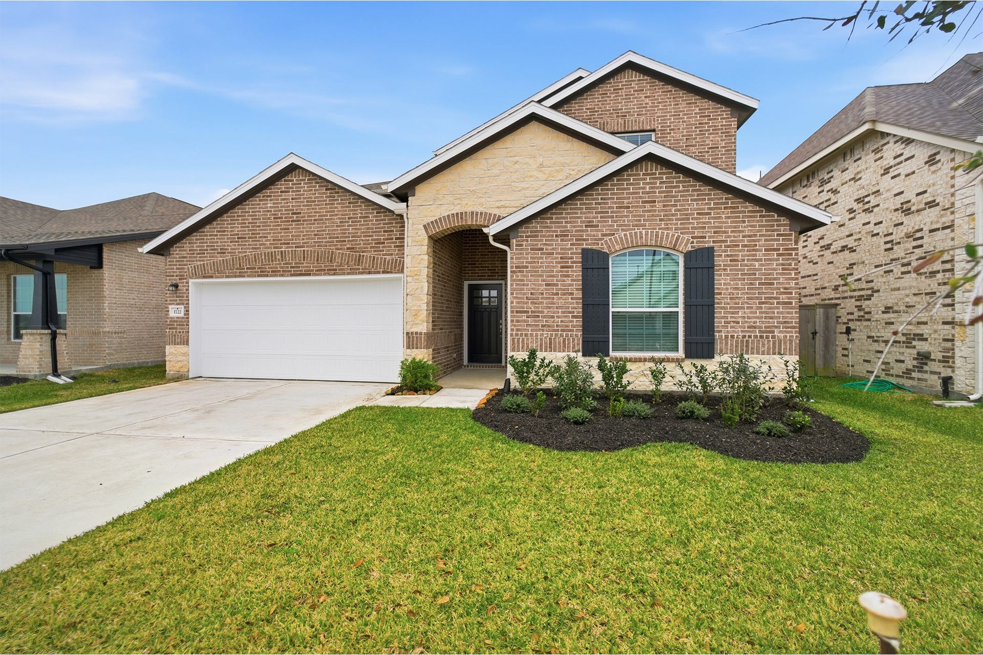 1722 Navigation Lane, Angleton, TX 77515