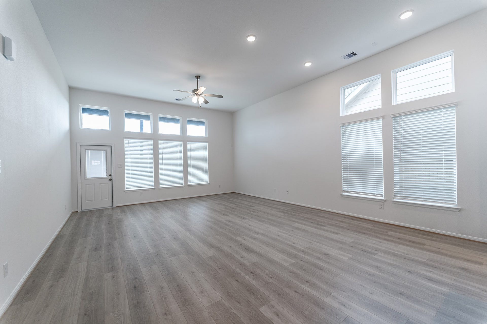 1722 Navigation Lane, Angleton, TX 77515