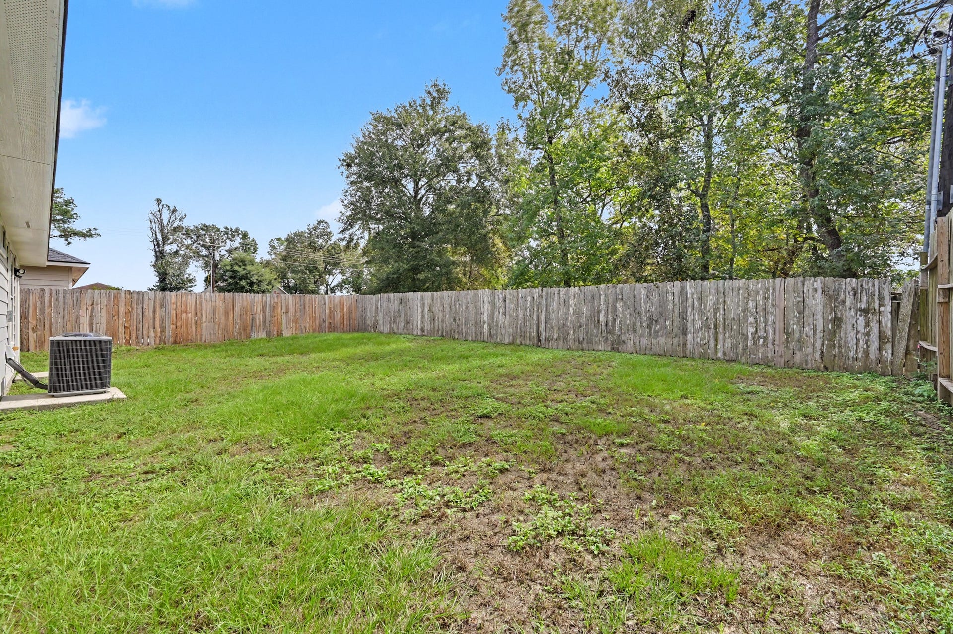 5540 N Buffalo Cir, Willis, TX 77378