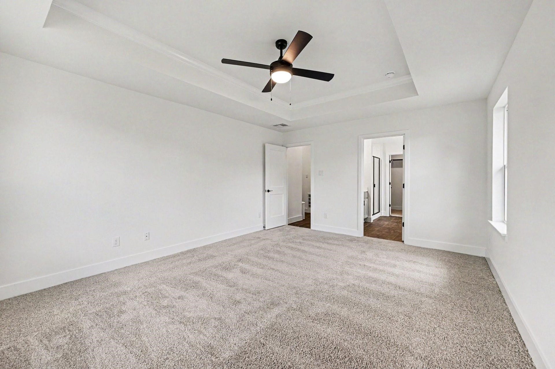 10 Greystone Court, Angleton, TX 77515 10 Greystone Court, Angleton, TX 77515