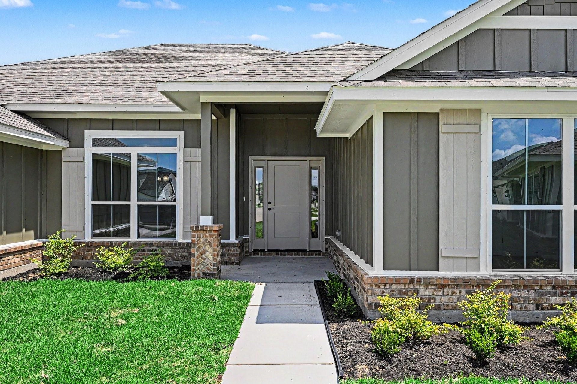 10 Greystone Court, Angleton, TX 77515 10 Greystone Court, Angleton, TX 77515