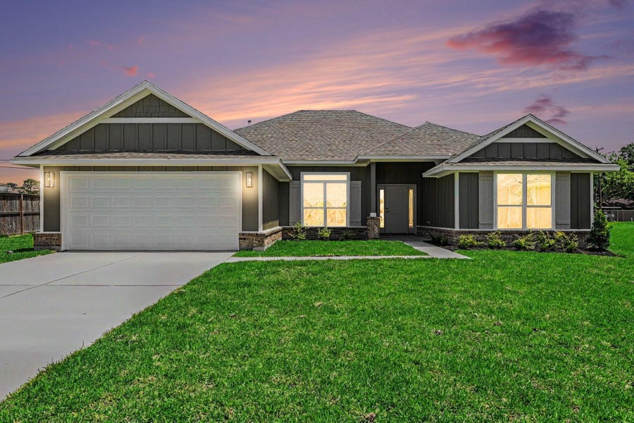 Property photo for 10 Greystone Court, Angleton, TX
