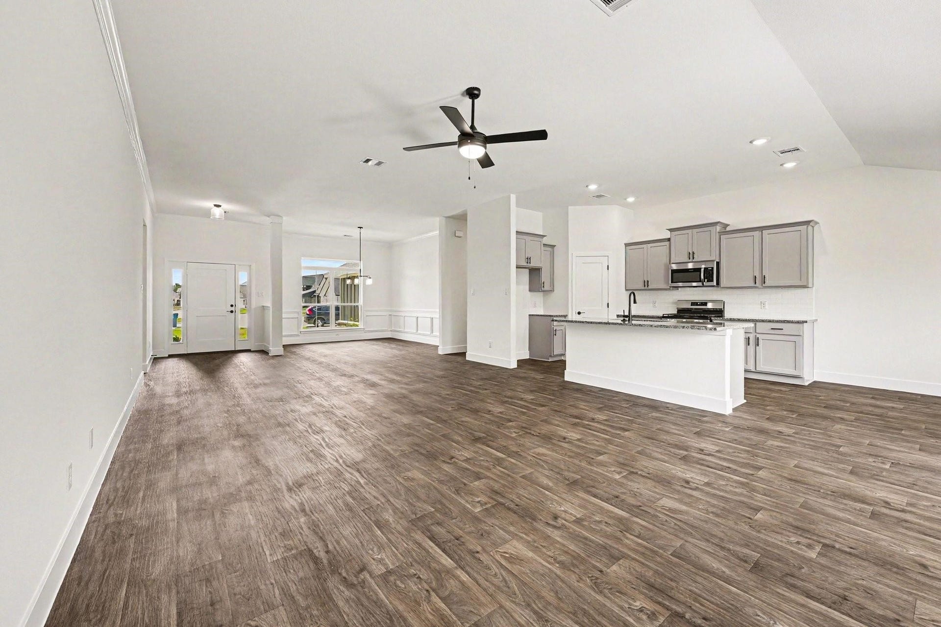 10 Greystone Court, Angleton, TX 77515 10 Greystone Court, Angleton, TX 77515