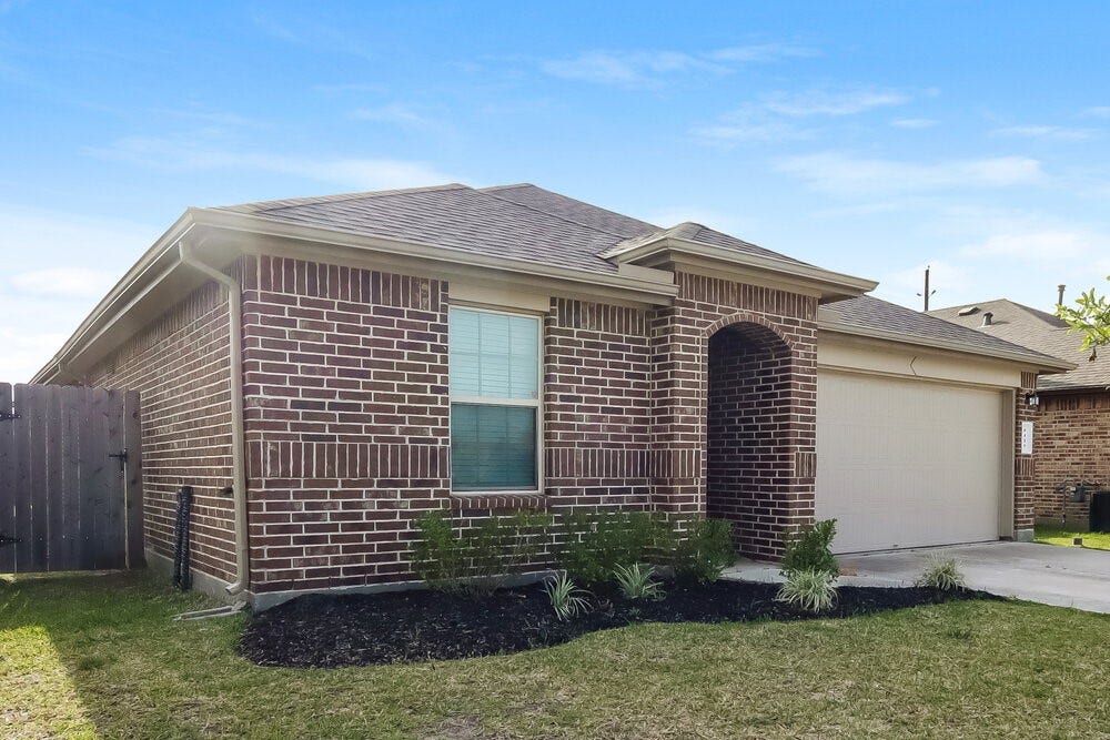 8419 Ideal Drive, Rosharon, TX 77583 8419 Ideal Drive, Rosharon, TX 77583
