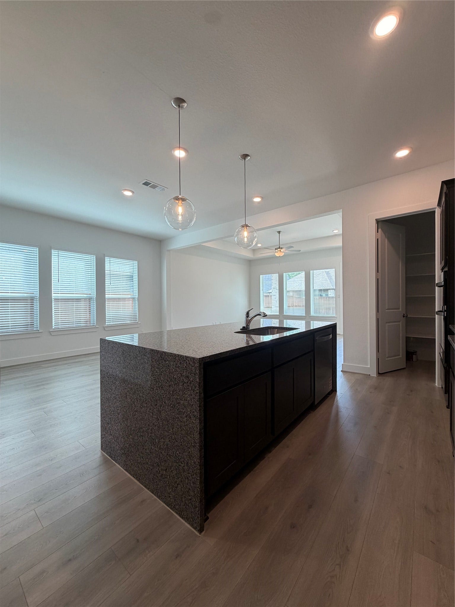 7129 Carriage Light Drive, Magnolia, TX 77354