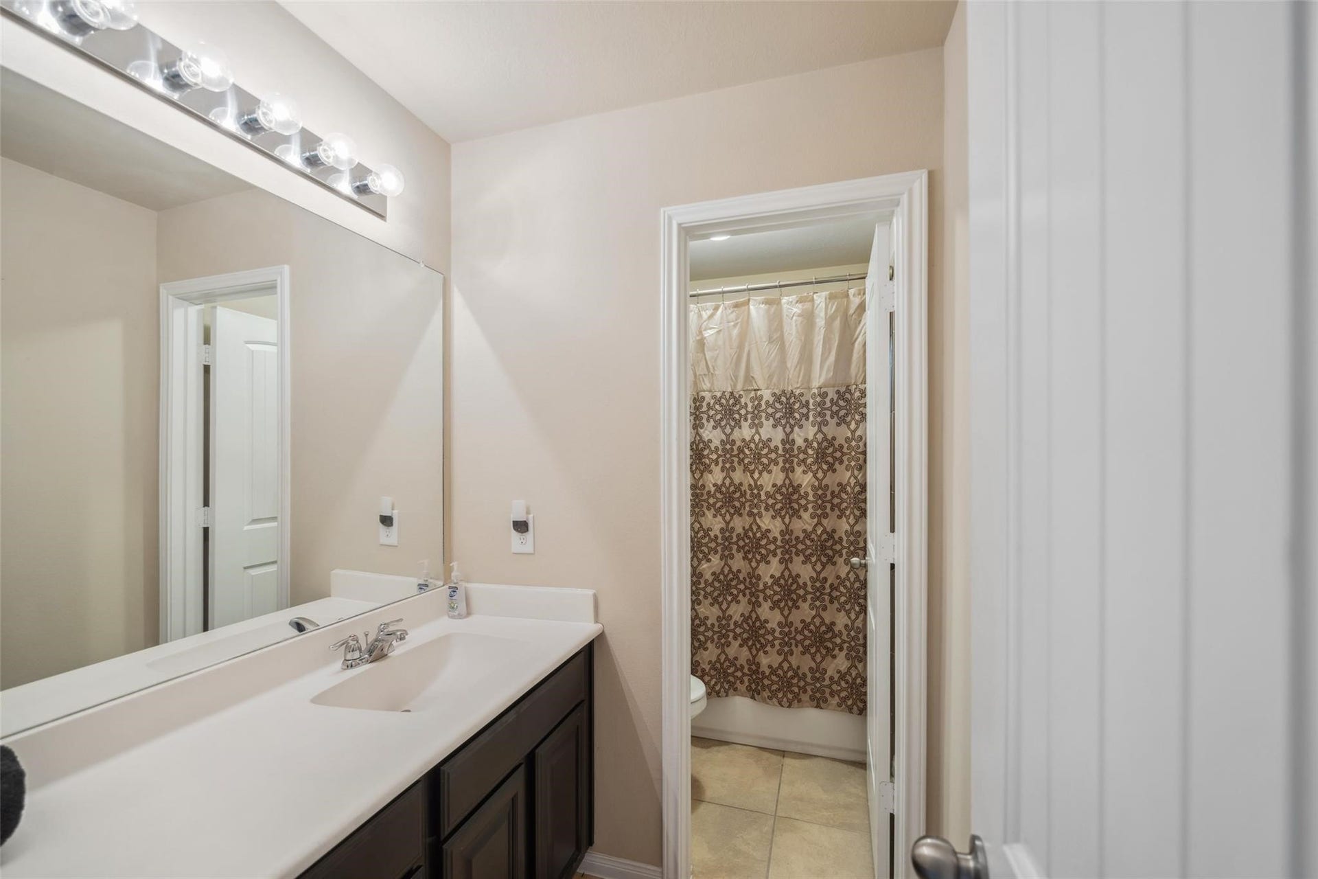 1306 S Maple Drive, Katy, TX 77493 1306 S Maple Drive, Katy, TX 77493