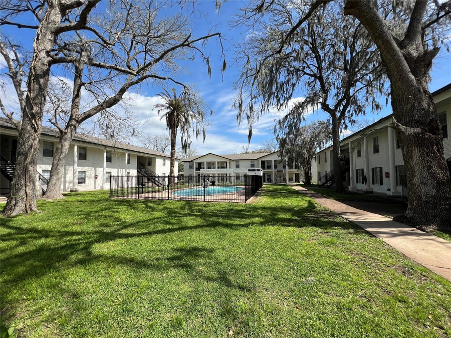 Property photo for 500 Willow Drive, #C1, Lake Jackson, TX